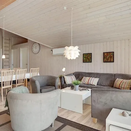 Holiday home Richard - 4km From The Sea By Interhome